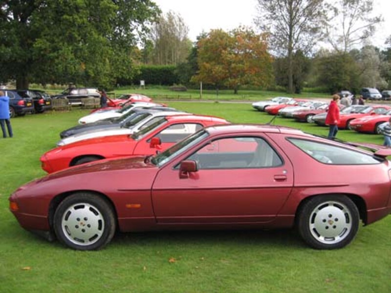 55 Porsche 928's at Tilford in 2008