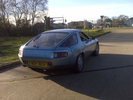 Porsche 928 dyno day at Surrey Rolling Road December 2009