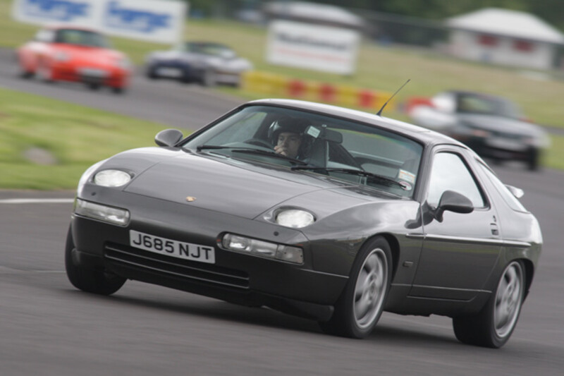 Porsche 928 S4