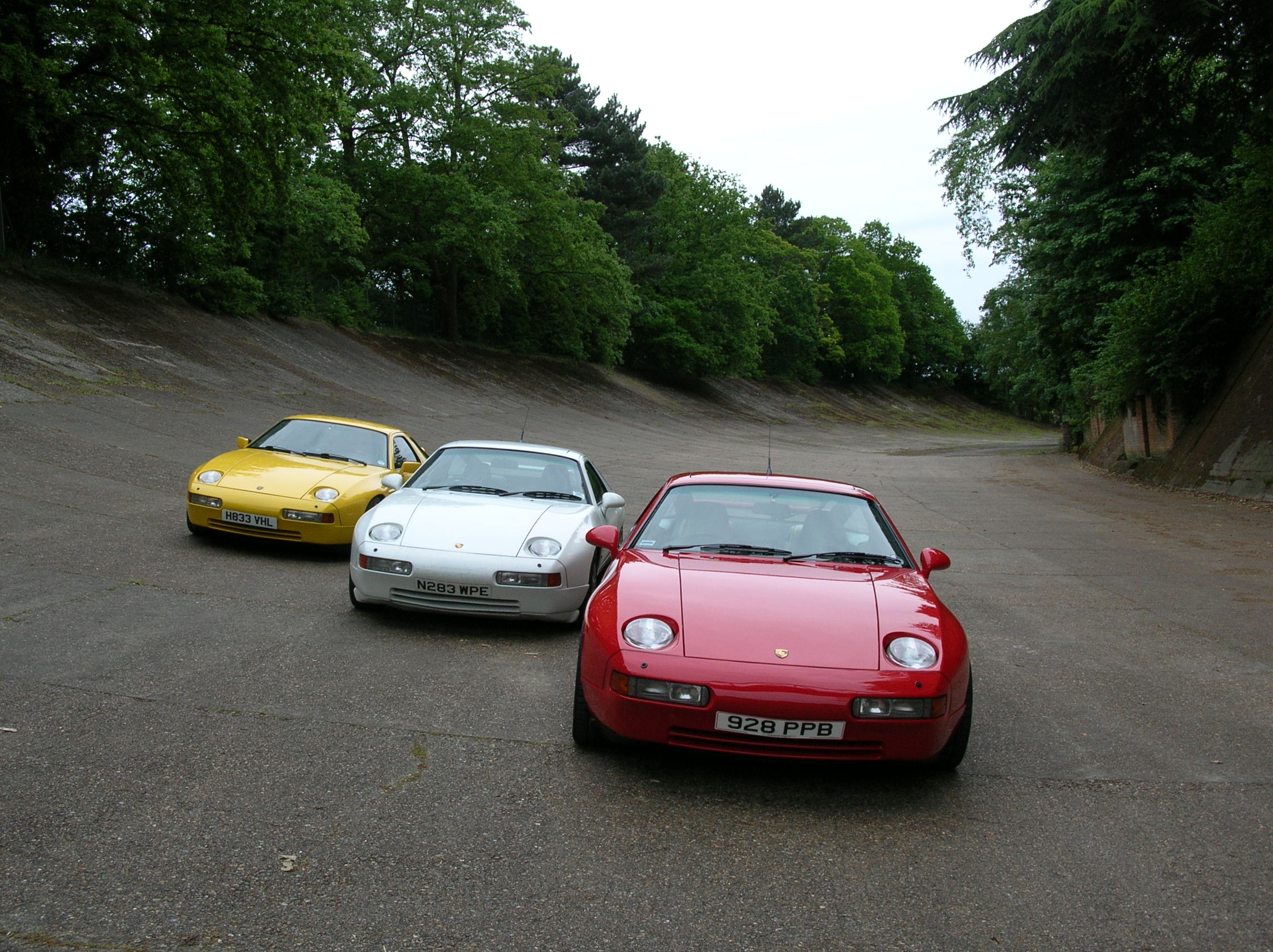 Porsche 928s at Brooklands