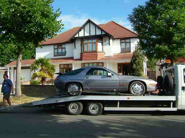 Porsche 928 stars in The Bill