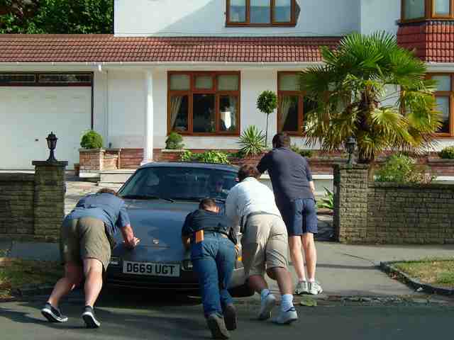 Porsche 928 stars in The Bill