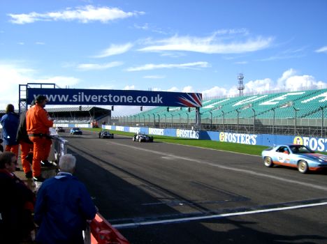 Paul Anderson Porsche 928 Race car in the lead at Silverstone October 2006