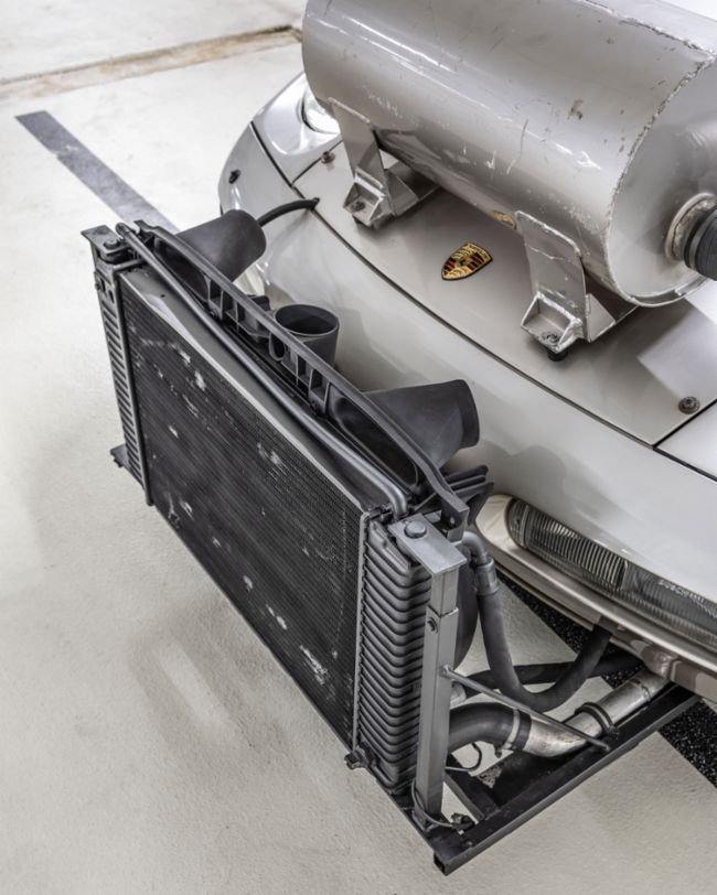 Porsche 928 noise test vehicle Radiator, 2024, Porsche AG